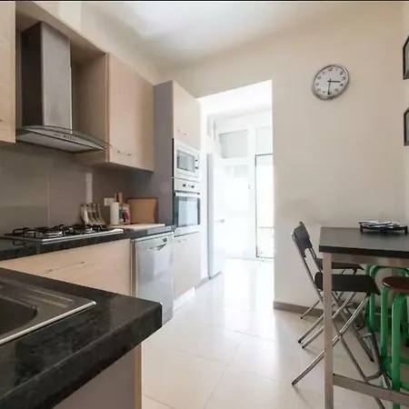 Photographer's House In Graca